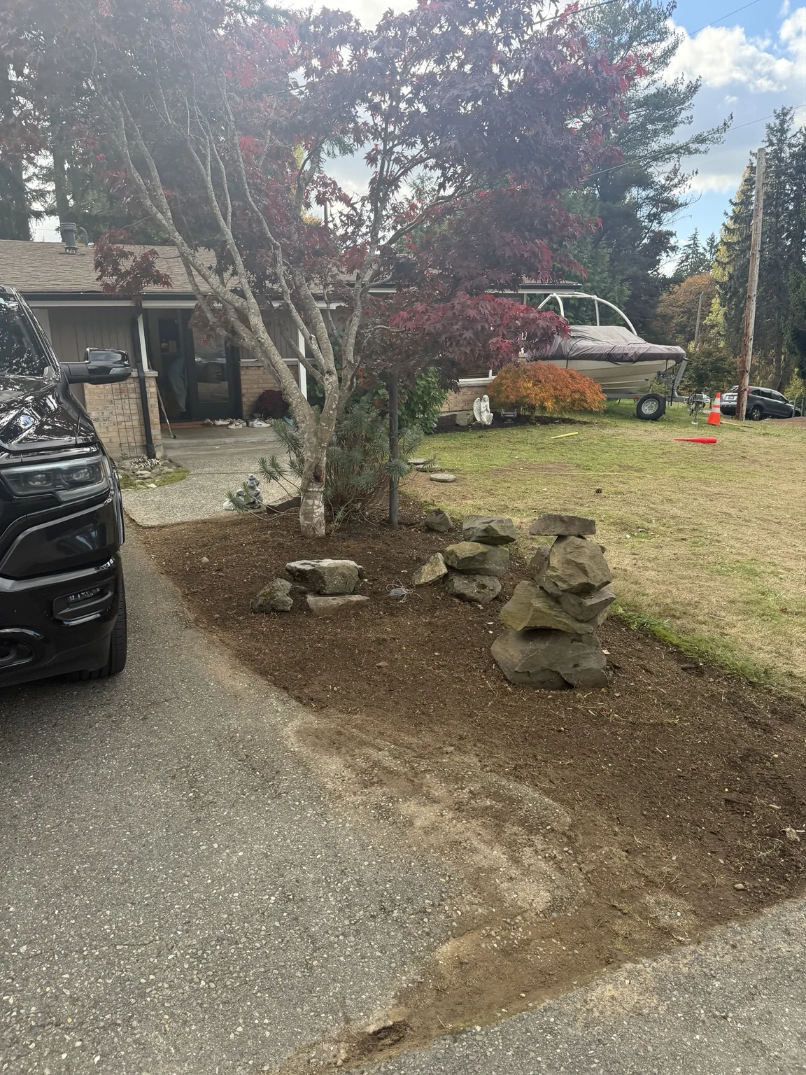 Completed: Mowing, edging & flower bed cleanup in Mountlake Terrace, Washington — view 1